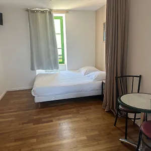 / Bedroom Bed & Breakfast